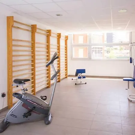 Con Jacuzzi, Sauna, Gimnasio Y Piscina Enfrente Del Mar Daire Benidorm