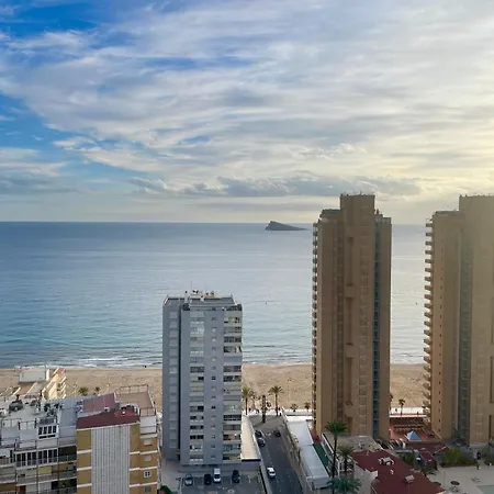 Con Jacuzzi, Sauna, Gimnasio Y Piscina Enfrente Del Mar