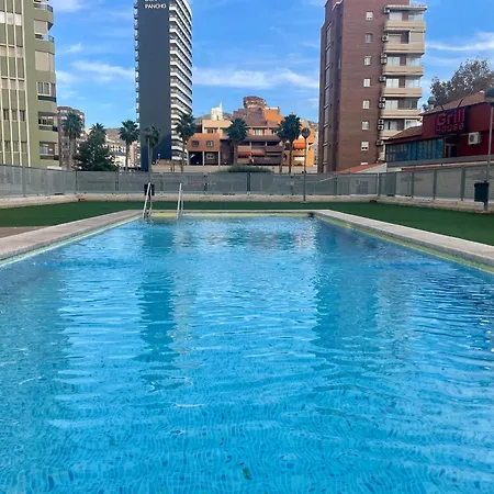 Con Jacuzzi, Sauna, Gimnasio Y Piscina Enfrente Del Mar